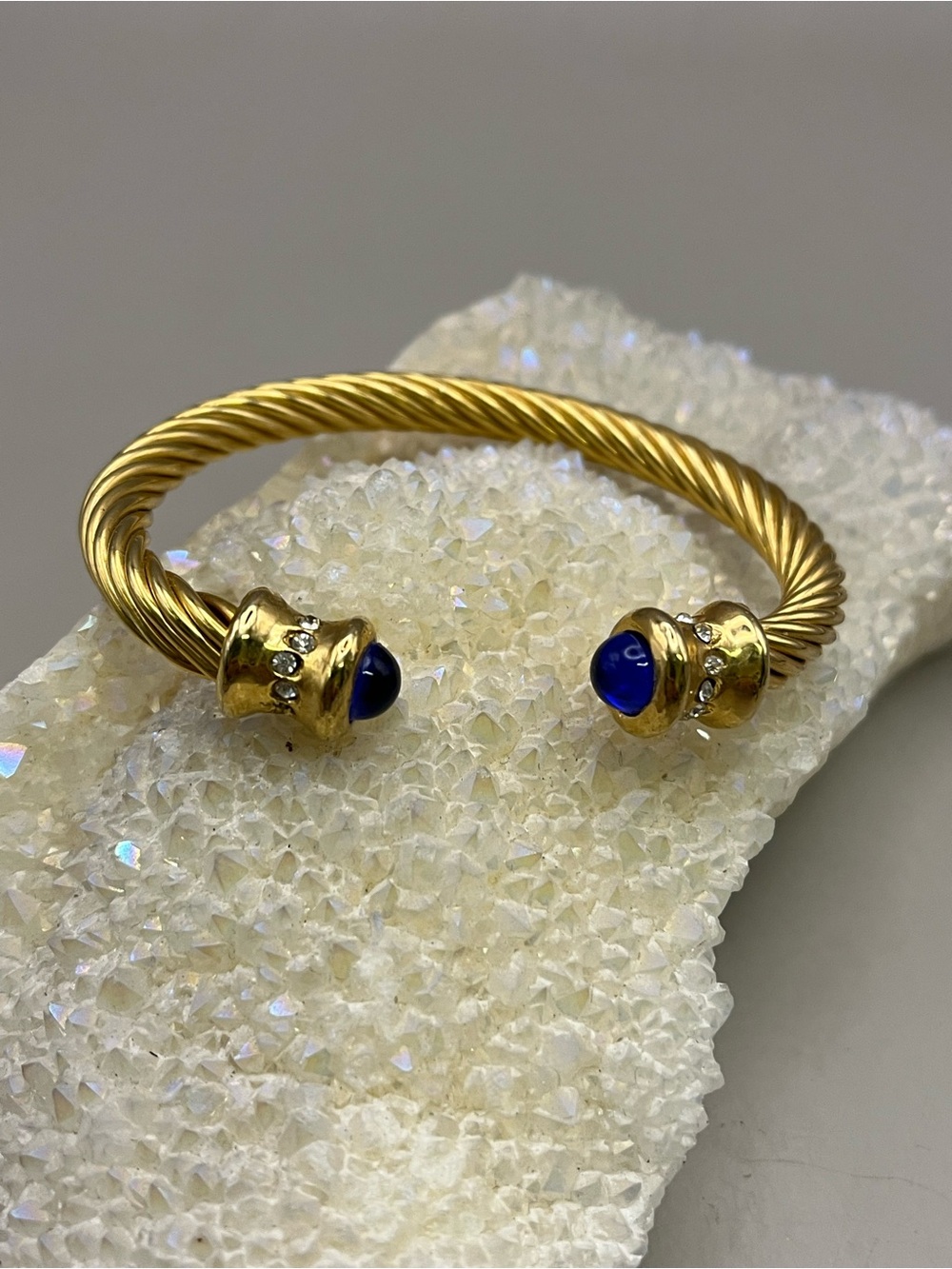 Vintage Gold Tone Twisted Cable Cuff Bracelet Blue Sapphire Cabochon Rhinestone